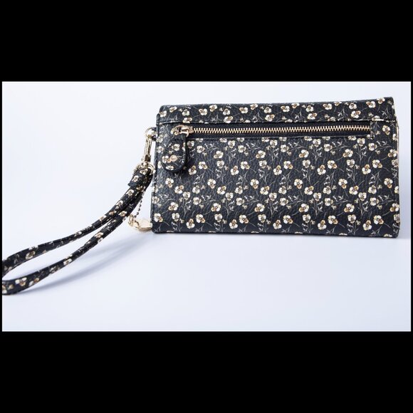 Steve Madden Black Floral Wallet Clutch Wristlet NWOT - Picture 2 of 3